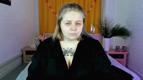 Snapshot of sladadeew chatting on 03-11-25, 05:16 Slada Deew online show from 03-11-25, 05:16