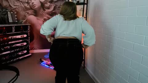 Snapshot of sladadeew chatting on 10-10-25, 05:39 Slada Deew online show from 10-10-25, 05:39