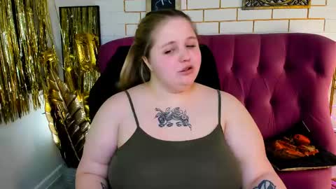 Snapshot of sladadeew chatting on 04-20-26, 02:20 Slada Deew online show from 04-20-26, 02:20