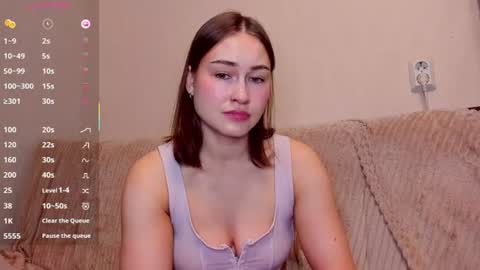 Snapshot of sleeeepy_af chatting on 06-20-26, 11:18 Alice online show from 06-20-26, 11:18
