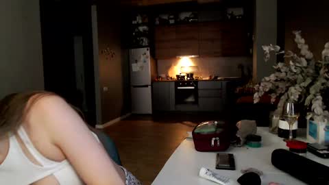 Slemgem Amy  friends online show from 11-18-25, 06:51