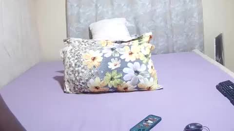 Snapshot of slender_sweetbabe chatting on 04-20-26, 11:13 slender_sweetbabe online show from 04-20-26, 11:13