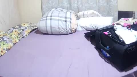 Snapshot of slender_sweetbabe chatting on 06-02-26, 06:26 slender_sweetbabe online show from 06-02-26, 06:26