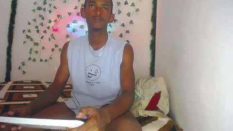 Snapshot of sleyandluna1 chatting on 05-06-26, 02:40 sleyandluna1 online show from 05-06-26, 02:40