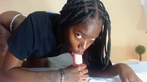 Snapshot of slim_chocobar18 chatting on 12-12-24, 10:42 slim_chocobar18 online show from 12-12-24, 10:42