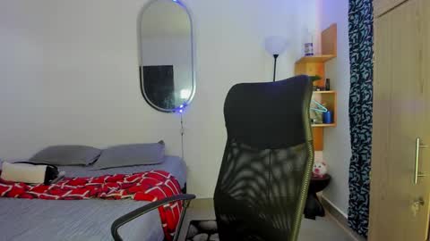 Snapshot of slim_master12 chatting on 03-09-25, 03:38 slim_master12 online show from 03-09-25, 03:38