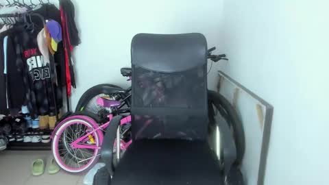 Snapshot of slim_master12 chatting on 05-04-26, 06:53 slim_master12 online show from 05-04-26, 06:53