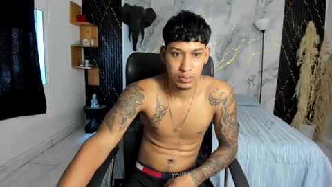 Snapshot of slim_master12 chatting on 05-31-26, 06:04 slim_master12 online show from 05-31-26, 06:04