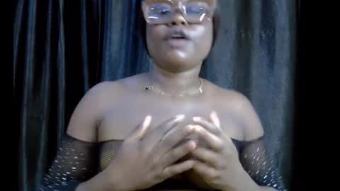 Tems online show from 11-11-25, 09:48