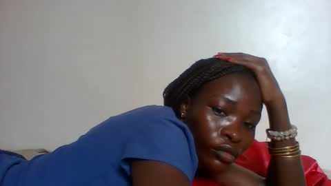 Snapshot of slimdiva chatting on 09-20-25, 10:38 slimdiva online show from 09-20-25, 10:38