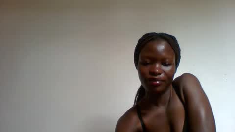 Snapshot of slimdiva chatting on 09-24-25, 05:55 slimdiva online show from 09-24-25, 05:55