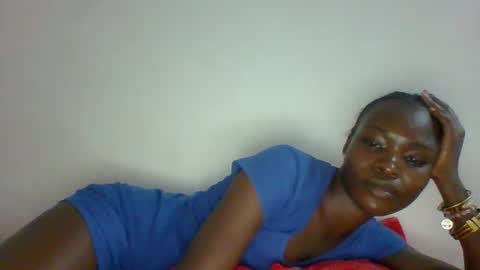 Snapshot of slimdiva chatting on 09-30-25, 07:30 slimdiva online show from 09-30-25, 07:30