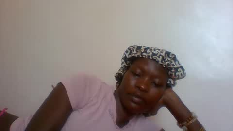 Snapshot of slimdiva chatting on 10-13-25, 09:42 slimdiva online show from 10-13-25, 09:42