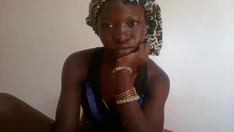 Snapshot of slimdiva chatting on 10-18-25, 06:37 slimdiva online show from 10-18-25, 06:37