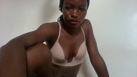 Snapshot of slimdiva chatting on 11-07-25, 05:40 slimdiva online show from 11-07-25, 05:40