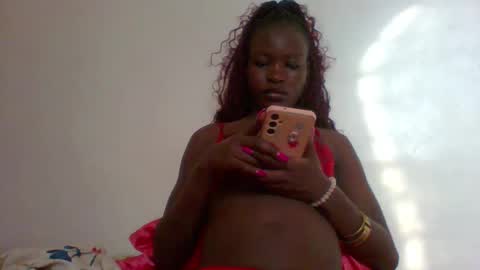 Snapshot of slimdiva chatting on 12-16-25, 04:50 slimdiva online show from 12-16-25, 04:50