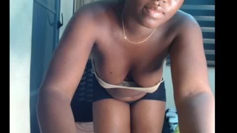 Snapshot of slimthick_tinah chatting on 07-28-26, 02:13 TINA online show from 07-28-26, 02:13