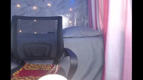 Snapshot of slimzyx chatting on 01-16-25, 01:47 slimzyx online show from 01-16-25, 01:47