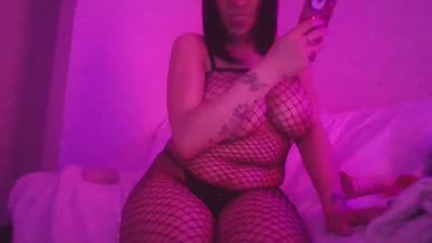 Snapshot of slipnmywetness chatting on 03-06-25, 05:33 SlipNmyWetty online show from 03-06-25, 05:33