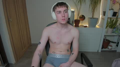 Mila online show from 01-19-25, 04:25