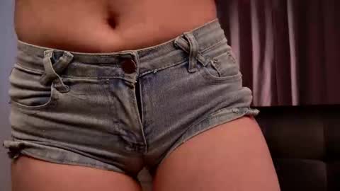 Emilia online show from 03-09-26, 12:09