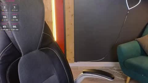 Emilia online show from 04-16-26, 11:55