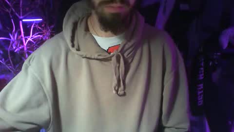 Snapshot of slowsportnaked chatting on 11-14-25, 10:18 slowsportnaked online show from 11-14-25, 10:18