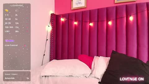 Snapshot of slutlittlecamila chatting on 12-11-24, 06:04 CAMILA online show from 12-11-24, 06:04