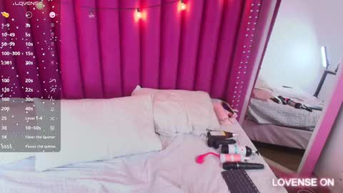 Snapshot of slutlittlecamila chatting on 01-08-25, 02:03 CAMILA online show from 01-08-25, 02:03