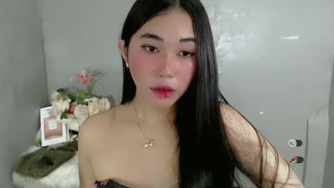 Snapshot of slutty_shanin chatting on 02-21-25, 01:22 SHANIN online show from 02-21-25, 01:22