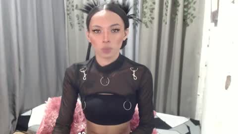 Snapshot of sluttychie chatting on 01-05-25, 11:26 CHIE CHIE online show from 01-05-25, 11:26