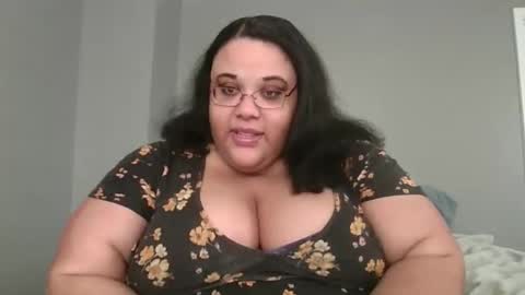 Snapshot of sluttyjess31 chatting on 04-22-26, 02:40 Jessica online show from 04-22-26, 02:40