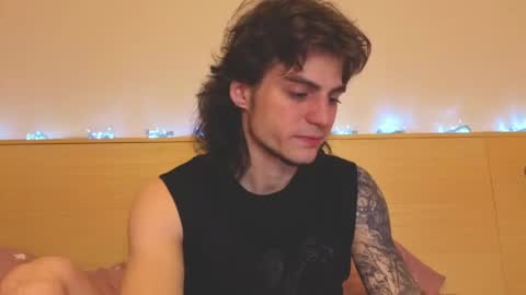 Gus online show from 04-19-26, 07:16