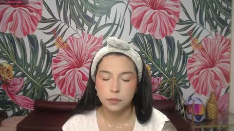 Mariana Torres online show from 04-06-26, 01:01