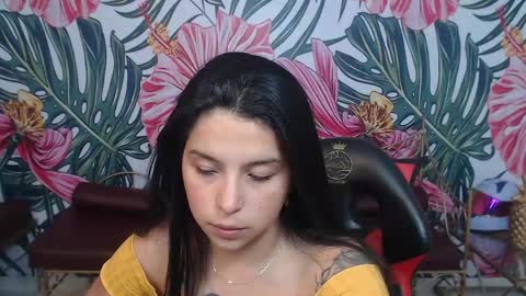 Snapshot of small__naughty chatting on 05-15-26, 01:34 Mariana Torres online show from 05-15-26, 01:34