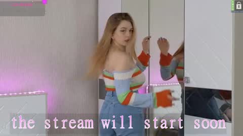 Snapshot of small_blondee chatting on 02-23-25, 01:02 Emily online show from 02-23-25, 01:02