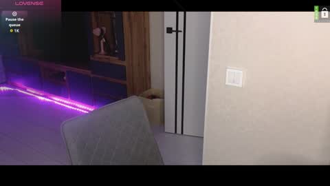 Snapshot of small_blondee chatting on 12-04-25, 08:39 Emily online show from 12-04-25, 08:39