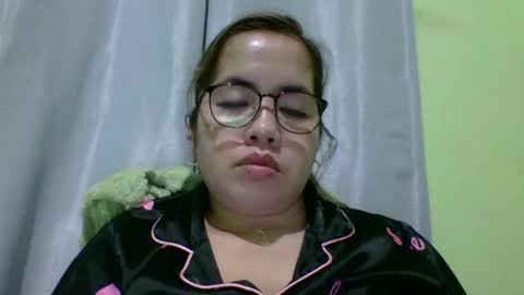 Lovewella online show from 12-18-25, 03:07