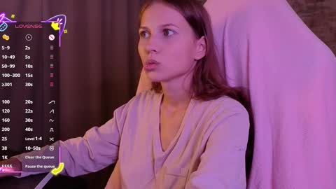 Snapshot of small_emma0 chatting on 10-03-25, 05:43 Emma online show from 10-03-25, 05:43