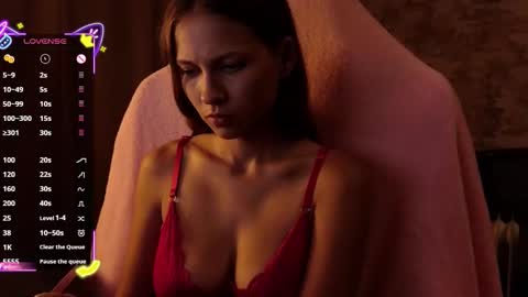 Snapshot of small_emma0 chatting on 10-08-25, 07:33 Emma online show from 10-08-25, 07:33