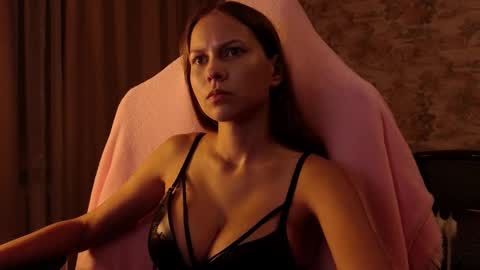 Snapshot of small_emma0 chatting on 10-15-25, 06:30 Emma online show from 10-15-25, 06:30