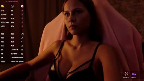 Snapshot of small_emma0 chatting on 10-20-25, 07:03 Emma online show from 10-20-25, 07:03