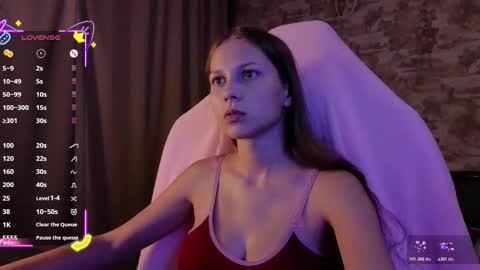 Snapshot of small_emma0 chatting on 11-03-25, 08:10 Emma online show from 11-03-25, 08:10