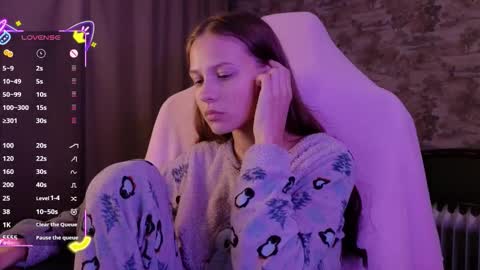 Snapshot of small_emma0 chatting on 11-13-25, 05:12 Emma online show from 11-13-25, 05:12