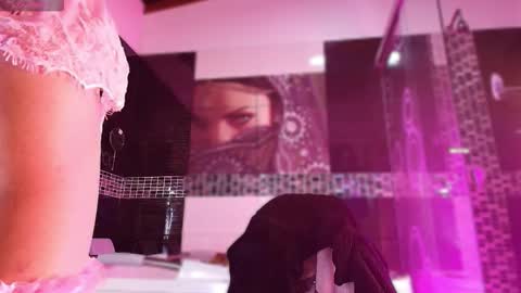 Small Hot19 online show from 01-10-26, 11:23