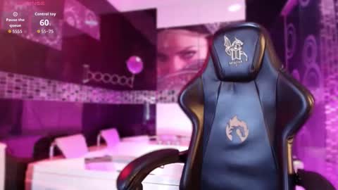 Small Hot19 online show from 03-28-26, 11:10