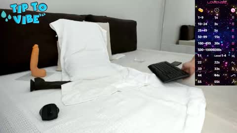 Snapshot of smallnipples chatting on 11-27-25, 05:53 Alex online show from 11-27-25, 05:53