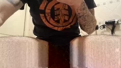 Snapshot of smallone8825 chatting on 11-23-25, 06:02 smallone8825 online show from 11-23-25, 06:02