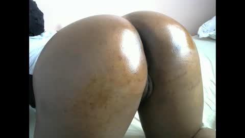 Snapshot of smart_lilly chatting on 10-31-25, 06:03 smart_lilly online show from 10-31-25, 06:03