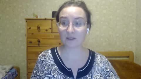 Snapshot of smart_rose chatting on 02-10-25, 09:47 smart_rose online show from 02-10-25, 09:47